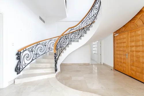 4 Bedrooms Villa in Al Manara