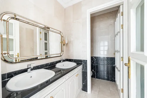 4 Bedrooms Villa in Al Manara