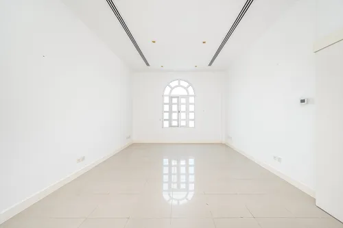 4 Bedrooms Villa in Al Manara