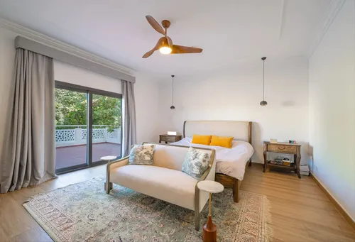 4 Bedrooms Villa in Meadows 9