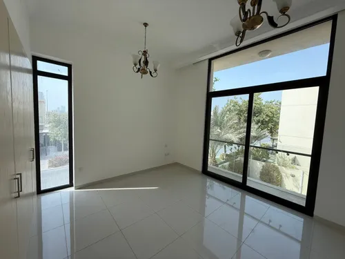 5 Bedrooms Villa in Silver Springs 1