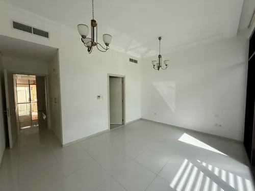 5 Bedrooms Villa in Silver Springs 1