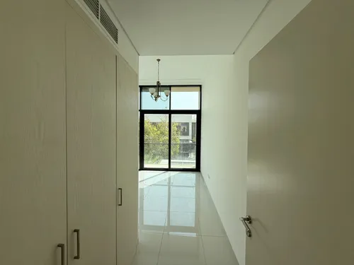 5 Bedrooms Villa in Silver Springs 1