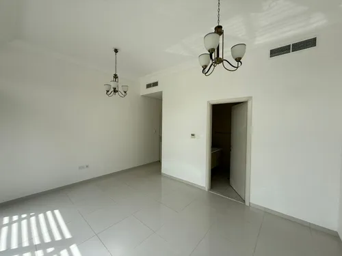 5 Bedrooms Villa in Silver Springs 1