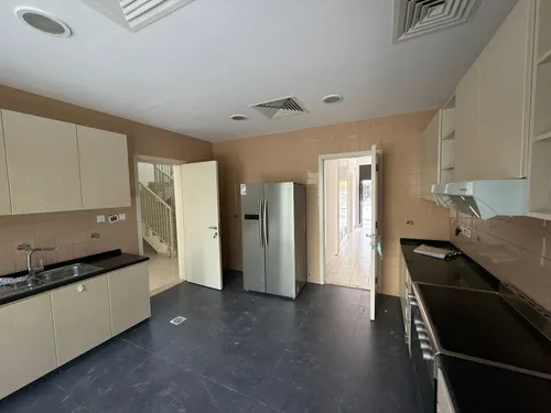 5 Bedrooms Villa in Silver Springs 1