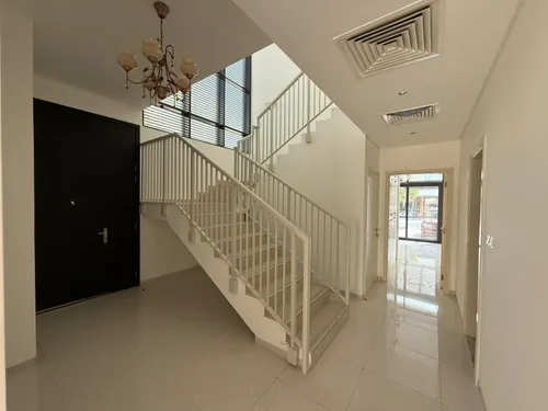 5 Bedrooms Villa in Silver Springs 1