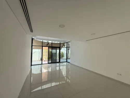 5 Bedrooms Villa in Silver Springs 1