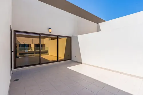 4 Bedrooms Villa in The Fields
