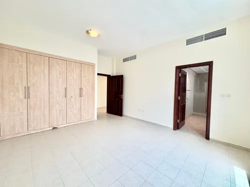 4 Bedrooms Villa in Western Residence South