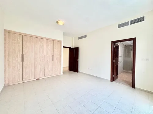 4 Bedrooms Villa in Western Residence South