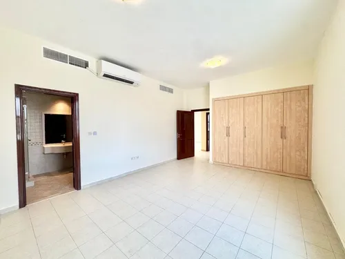 4 Bedrooms Villa in Western Residence South