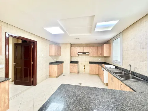 4 Bedrooms Villa in Western Residence South