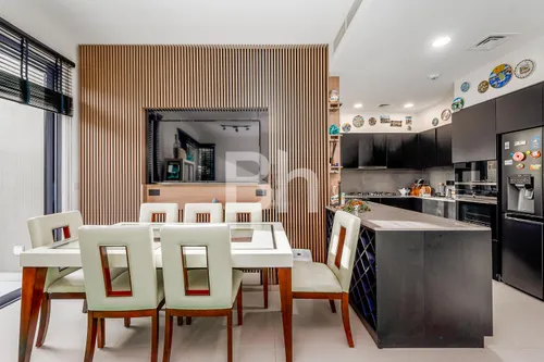 Fully Furnished | Corner Unit | Single Row
