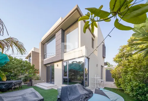 Fully Furnished | Corner Unit | Single Row