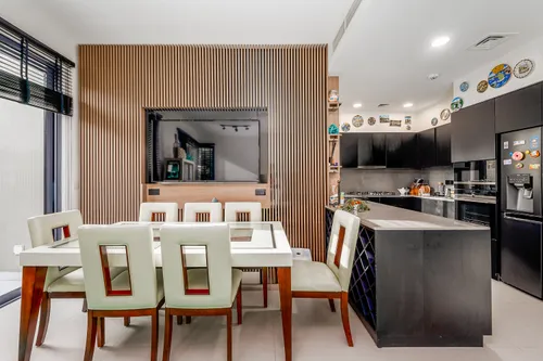 Fully Furnished | Corner Unit | Single Row