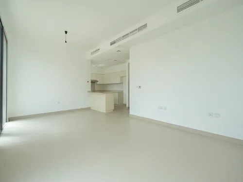 4 Bedrooms Villa in Maple 2