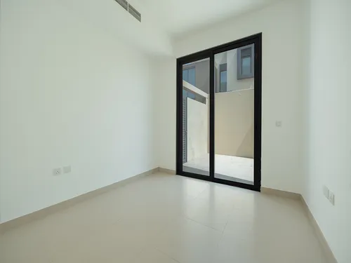 4 Bedrooms Villa in Maple 2
