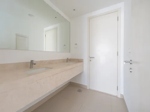 4 Bedrooms Villa in Maple 2