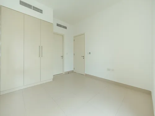 4 Bedrooms Villa in Maple 2