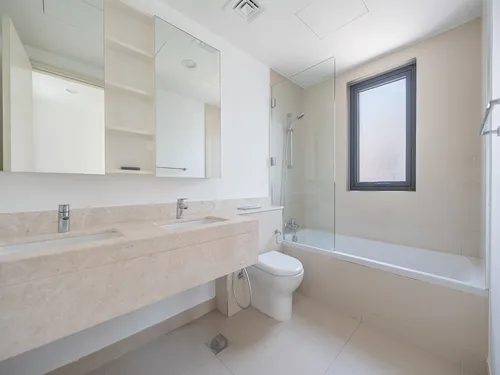 4 Bedrooms Villa in Maple 2