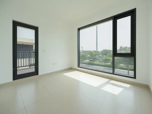 4 Bedrooms Villa in Maple 2