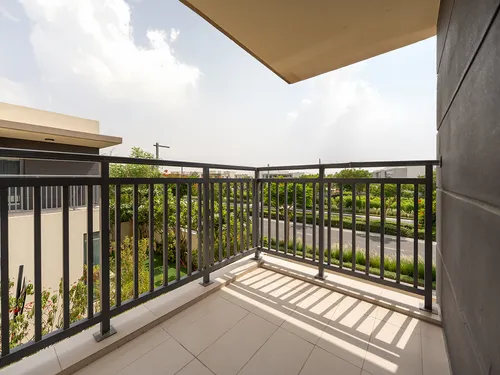 4 Bedrooms Villa in Maple 2