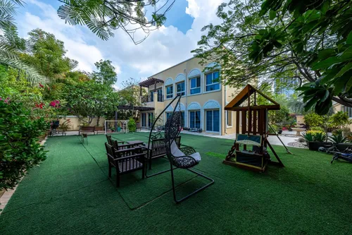 Exclusive | 5Br Plus Maids | Great Location