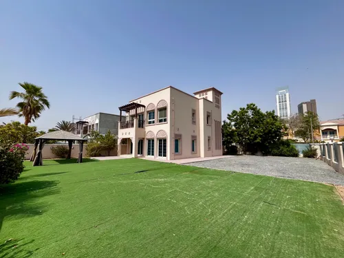 Corner 2BR Plus Maid | Close To Park | Huge Garden