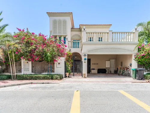 2 Bedrooms Villa in Mediterranean Villas
