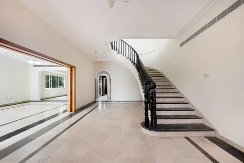 5 Bedrooms Villa in Al Safa 2