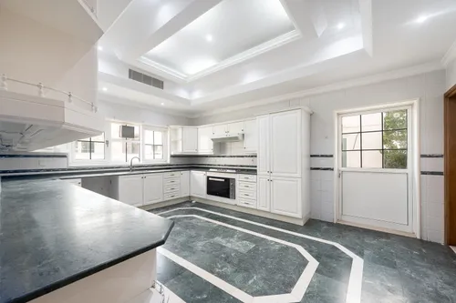 5 Bedrooms Villa in Al Safa 2
