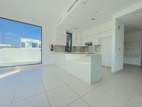 5 Bedrooms Villa in Maple 1