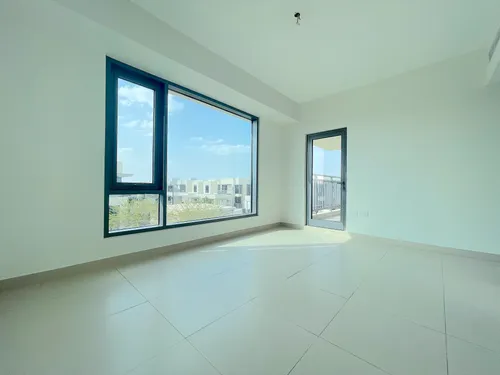 5 Bedrooms Villa in Maple 1