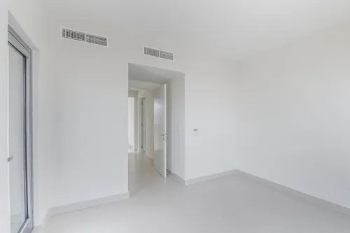 4 Bedrooms Villa in Maple 2