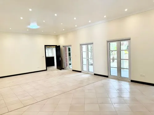 5 Bedrooms Villa in Ponderosa