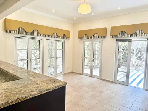 5 Bedrooms Villa in Ponderosa