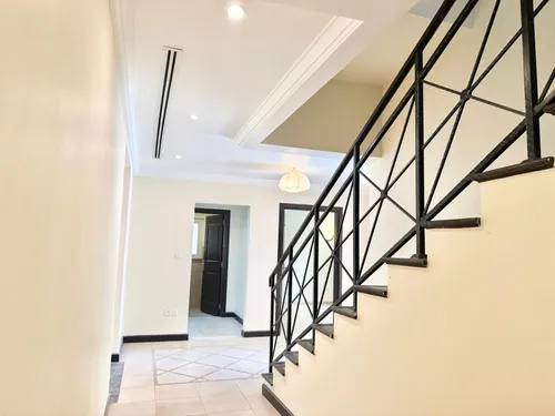 5 Bedrooms Villa in Ponderosa