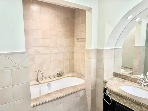 5 Bedrooms Villa in Ponderosa