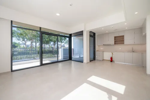 Corner Triplex | On Wadi River | Vacant |