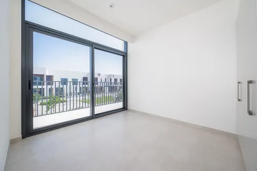4 Bedrooms Villa in Bliss