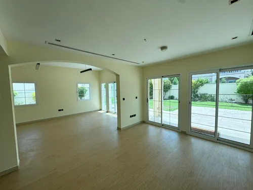 2 Bedrooms Villa in District 7F