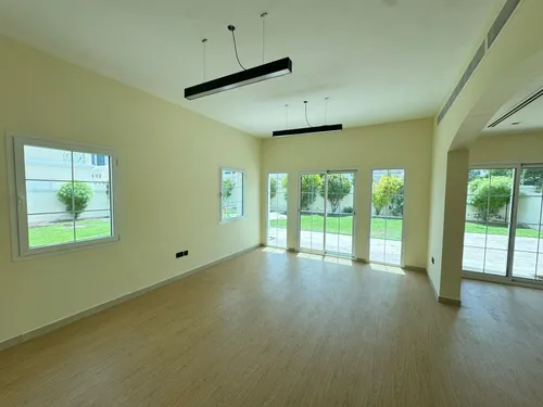 2 Bedrooms Villa in District 7F