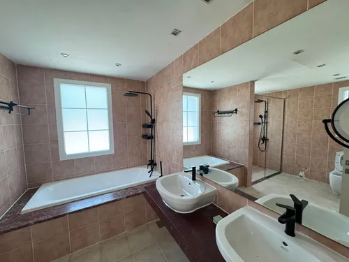 2 Bedrooms Villa in District 7F