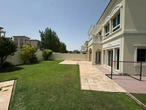 2 Bedrooms Villa in District 7F