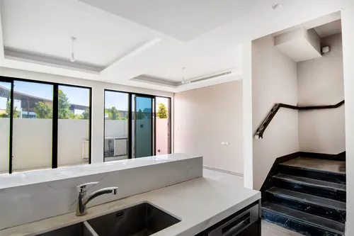 5 Bedrooms Villa in Silver Springs 3