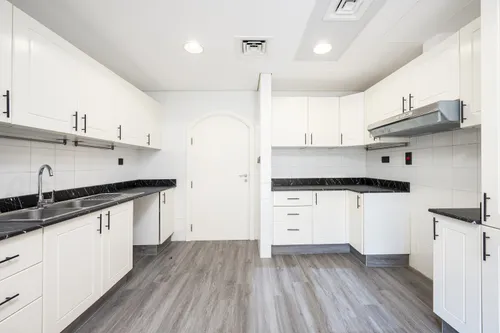 3 Bedrooms Villa in Springs 9