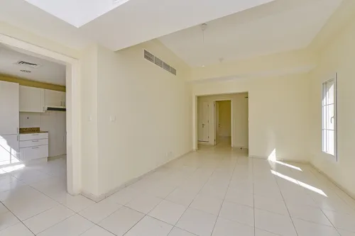 3 Bedrooms Villa in Springs 9