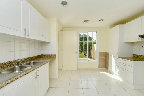 3 Bedrooms Villa in Springs 9
