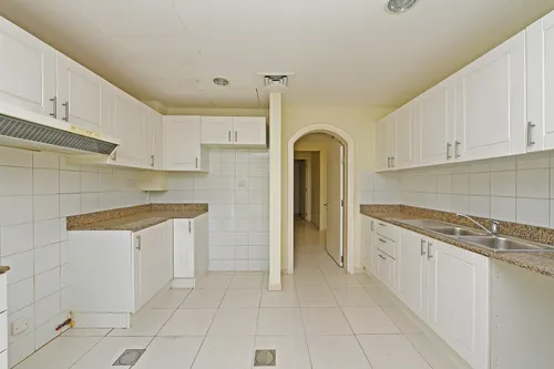 3 Bedrooms Villa in Springs 9