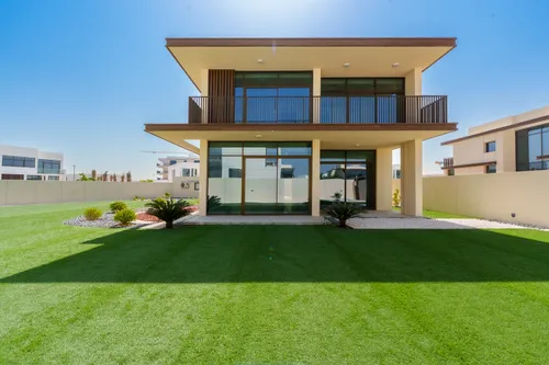 V5 with Landscaping | Big Plot | Move-In Ready